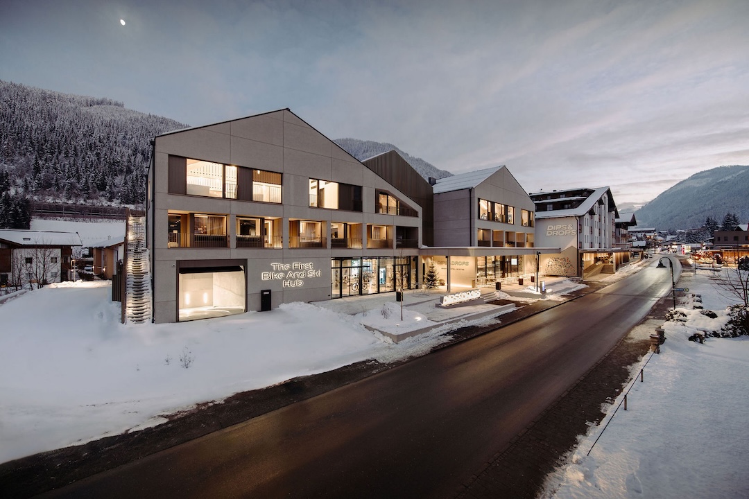 DipsAndDrops Aussenansicht des Hotel Dips & Drops in Flachau im Winter